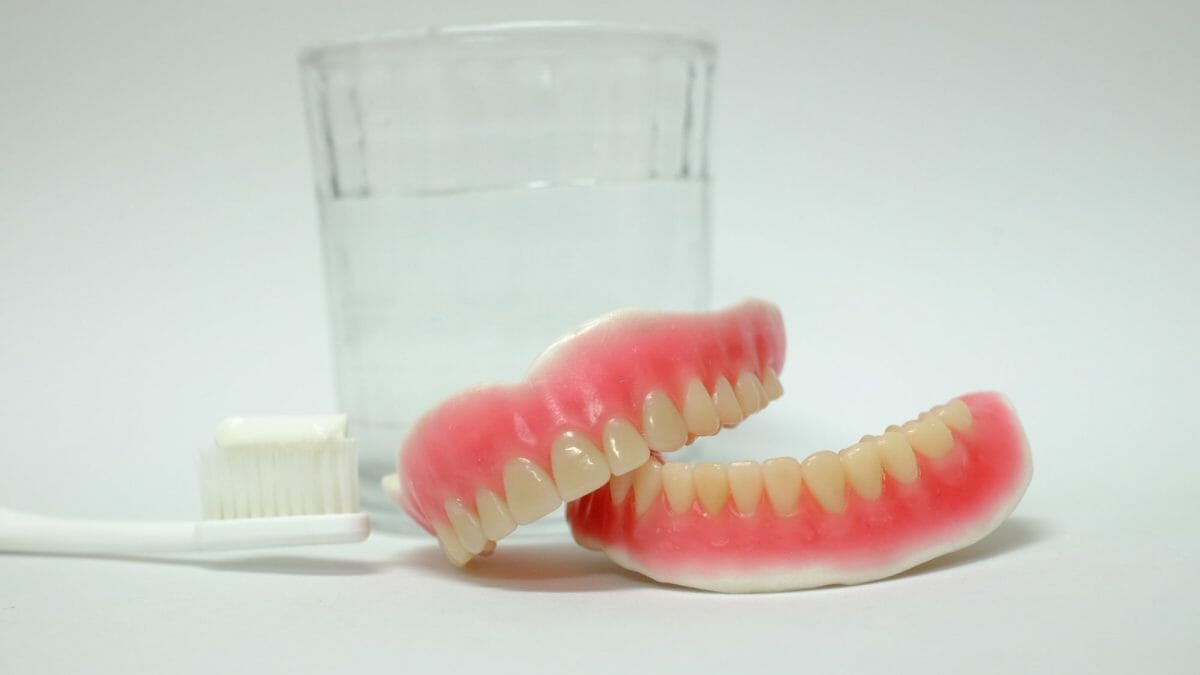 Can you get your teeth pulled and get dentures on the same day?